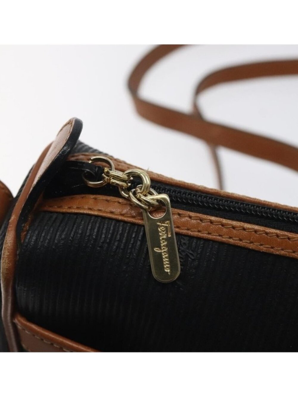 Authentic Salvatore Ferragamo Shoulder Bag Leather PVC Black Gold - Picture 9 of 16